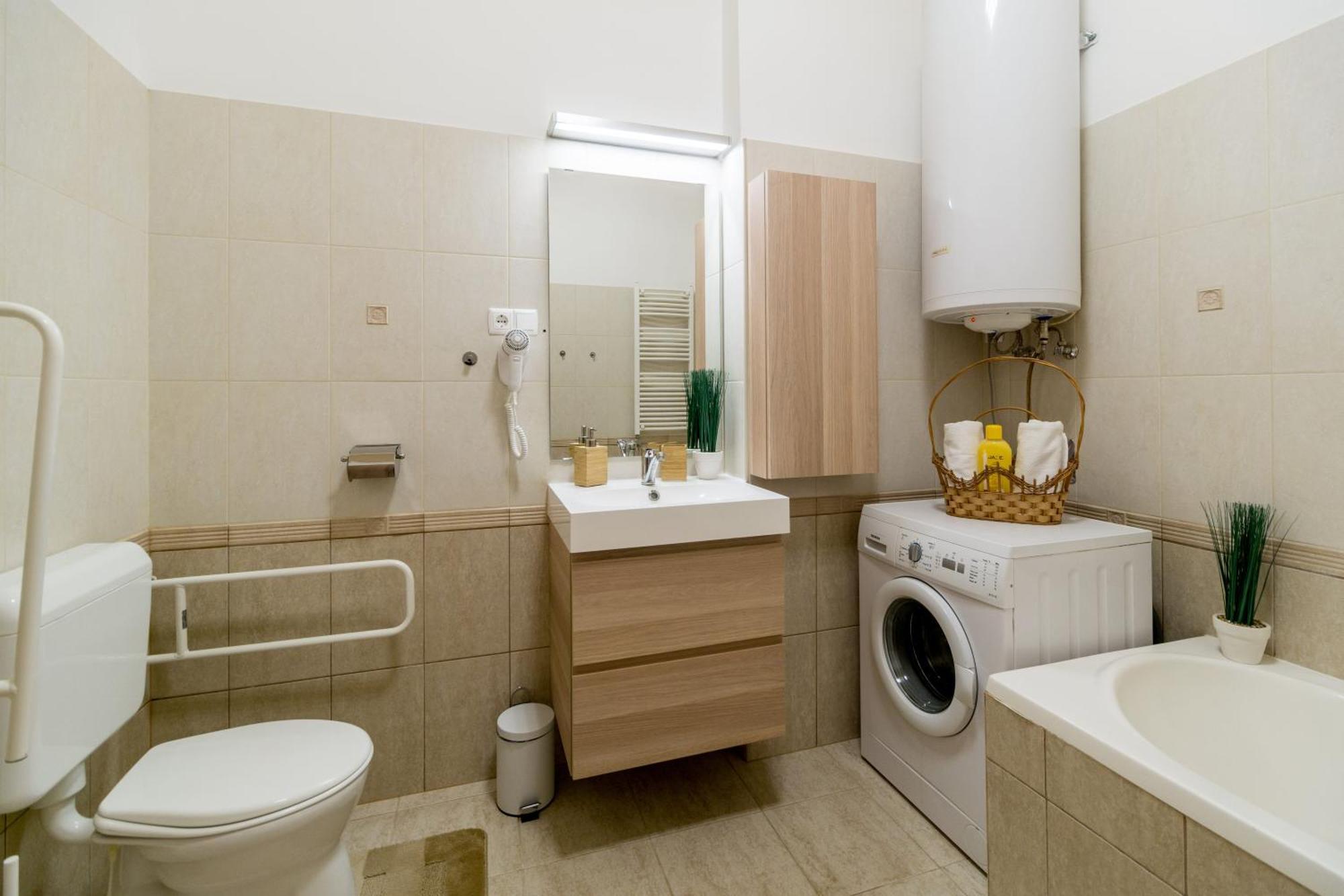 Exlcusive & City Central Located Suite By Prestige Homes Budapeşte Dış mekan fotoğraf